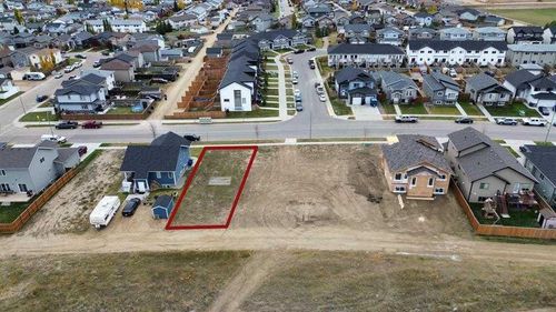 {{alt}} | Card Image