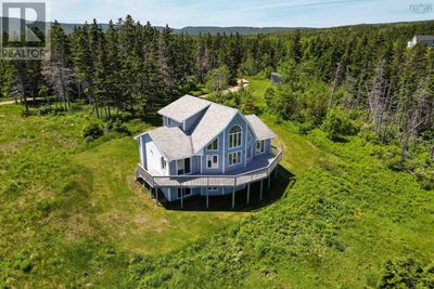 35849 Cabot Trail, House other with 3 bedrooms, 3 bathrooms and null parking in Ingonish NS | Image 3