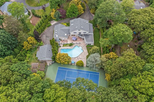 Aerial view of a pool area | Image 38