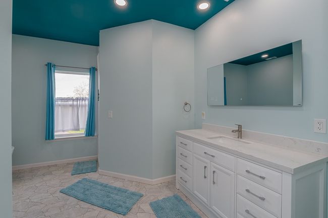 Huge new Primary Bath | Image 15