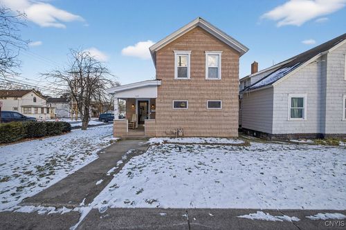 108 Upton St, East Syracuse, NY, 13057-2521 | Card Image