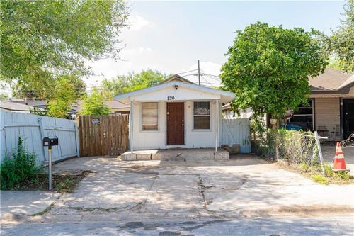 820 S 16th Street, McAllen, TX, 78501 | Card Image