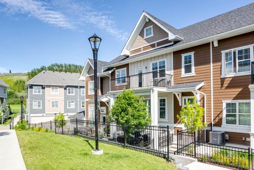 607 Cranbrook Walk Se, Calgary, AB, T3M2V5 | Card Image