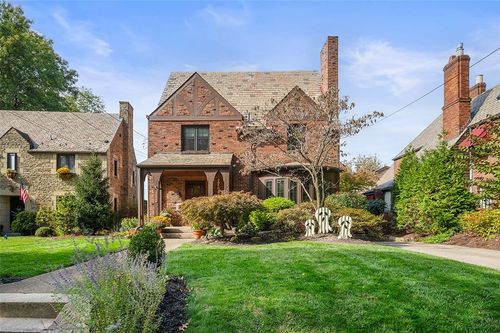 1404 Navahoe Dr, Pittsburgh, PA, 15228-1618 | Card Image