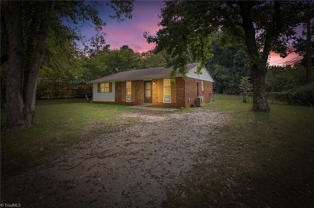 Blackmoor Rd, Greensboro, NC 27406