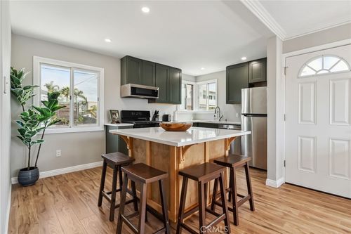 4073 Riviera Dr, San Diego, CA, 92109-5338 | Card Image