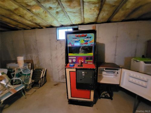 48 Kate Cir, Middle Island, NY, 11953-2678 | Card Image