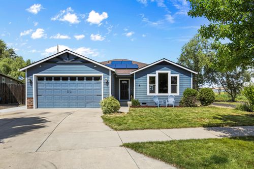 1018 Pendleton Dr, Medford, OR, 97501-1797 | Card Image