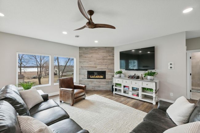 lower level familyroom | Image 14