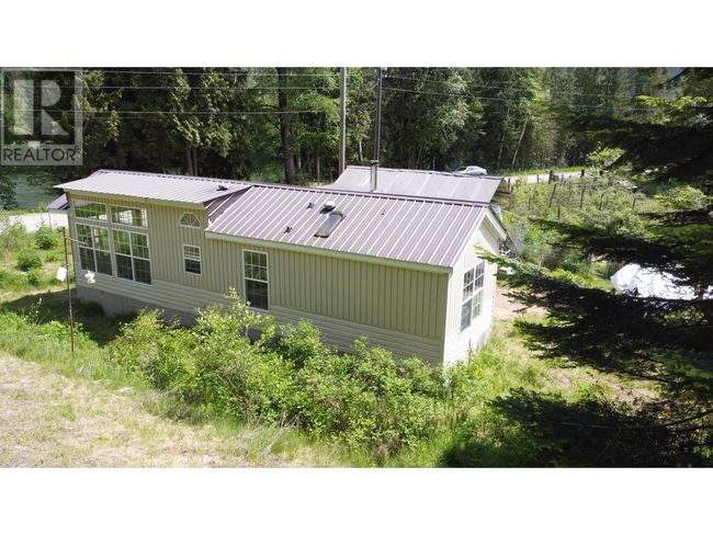 2467 Slocan Valley East Rd, Home with 0 bedrooms, 0 bathrooms and 5 parking in Slocan Park BC | Image 5