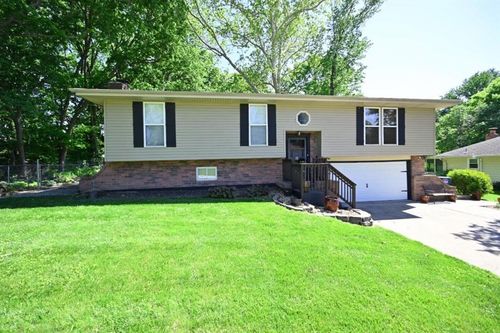 705 Thomas Dr, Platte City, MO, 64079-9645 | Card Image