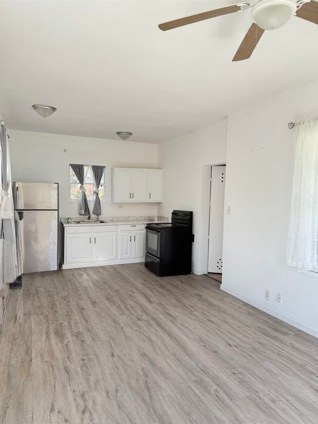 627 - 625 E Pipkin St, House other with 2 bedrooms, 1 bathrooms and null parking in Beaumont TX | Image 21