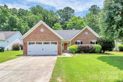 6832 Brancusi Ct, Charlotte, NC, 28215-7575 | Card Image
