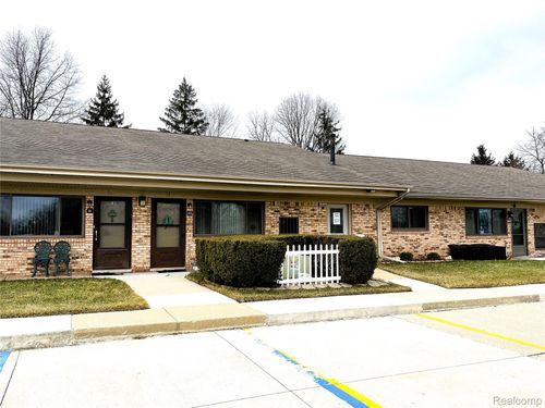 16050 Holz Dr, Southgate, MI, 48195-2965 | Card Image