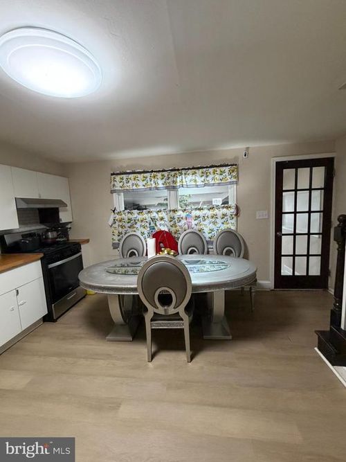 8013 Gough St, BALTIMORE, MD, 21224-2129 | Card Image