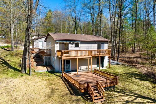 18851 Lakewood Cir, Lake Ann, MI, 49650-9722 | Card Image