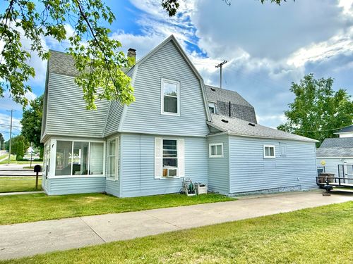 9 N Michigan Ave, Shelby, MI, 49455-1009 | Card Image