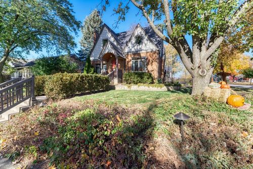 322 E Elm St, Lombard, IL, 60148-2715 | Card Image