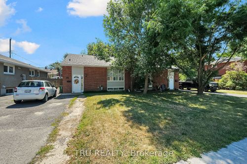 2428-2430 Iris St, Ottawa, ON, K2C1C6 | Card Image