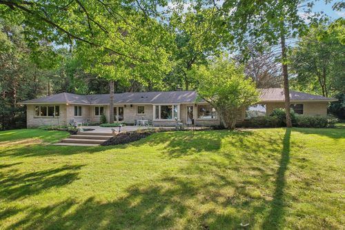 1330 N Dousman Road, SUMMIT, WI, 53066 | Card Image