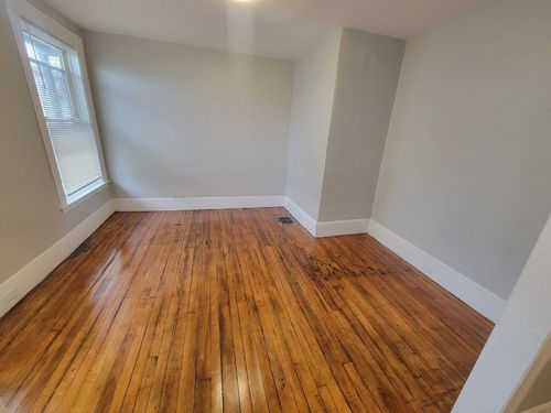 312 Lake Ave, Manchester, NH, 03103-4964 | Card Image