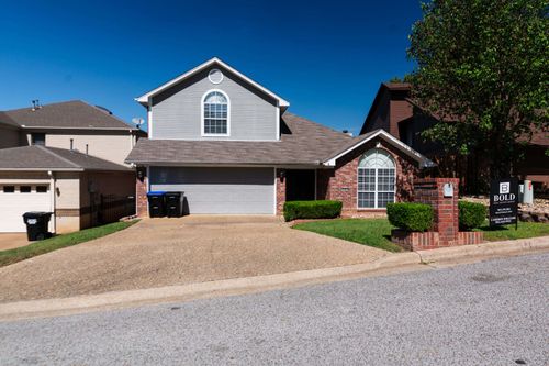 2 Oak Creek Ridge Dr, Longview, TX, 75605-1630 | Card Image