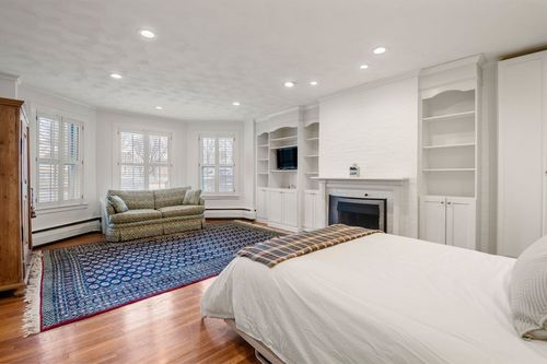 1e-236 Beacon St, Boston, MA, 02116 | Card Image