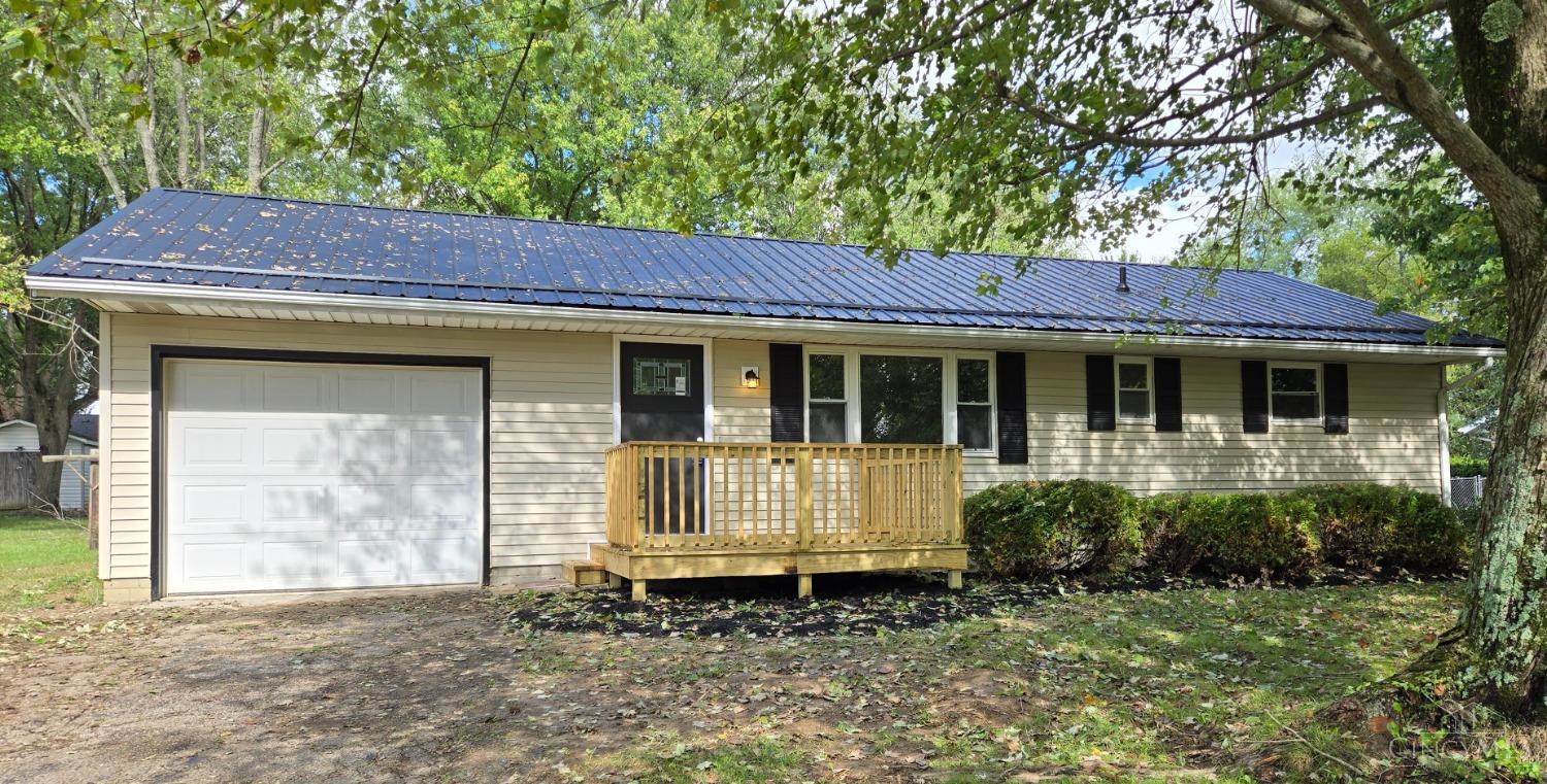 Rosewood Dr, Blanchester, OH 45107