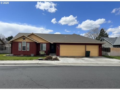 863 W Hartley Ave, Hermiston, OR, 97838-1275 | Card Image