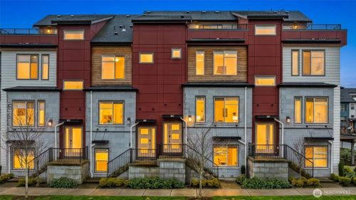 983 8th Ave Ne, Issaquah, WA, 98029-5456 | Card Image