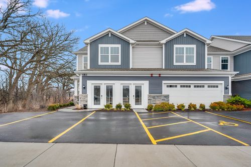 682 Cassia Ct, Crystal Lake, IL, 60012-2313 | Card Image