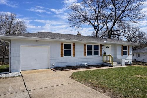 6207 Hedges Ave, Raytown, MO, 64133-4232 | Card Image