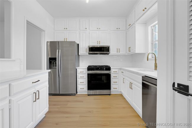 4640 Gary Pl, Townhouse with 2 bedrooms, 3 bathrooms and null parking in Tulsa OK | Image 4