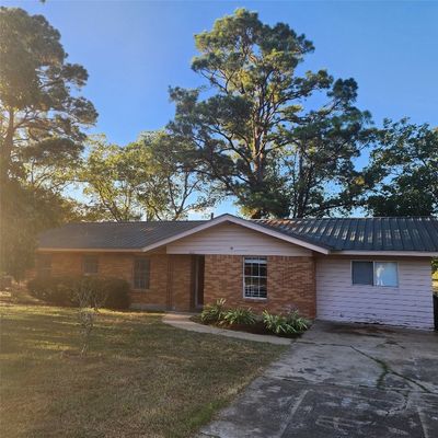 1002 Linden Street, House other with 3 bedrooms, 2 bathrooms and 4 parking in Bastrop TX | Image 1