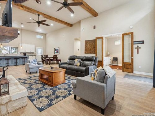 256 Park Rd, Bandera, TX, 78003-2859 | Card Image