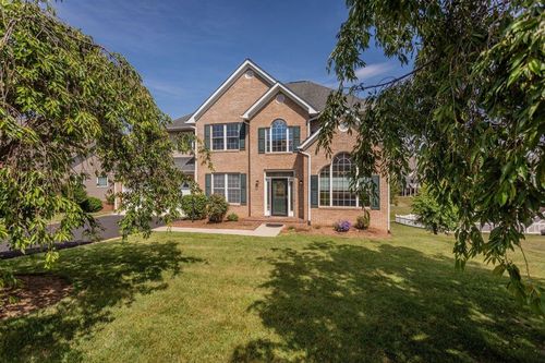 15 Brookmere Ct, STAUNTON, VA, 24401-5591 | Card Image