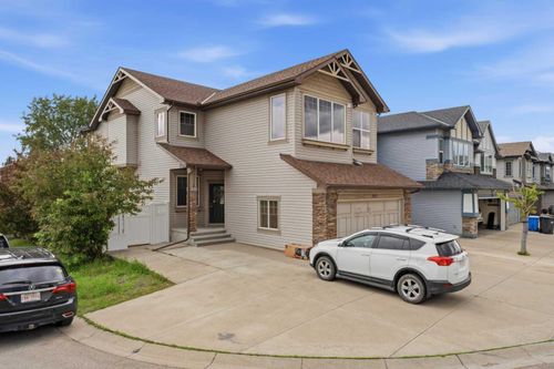 290 Valleyview Crt Se, Calgary, AB, T2B0K7 | Card Image