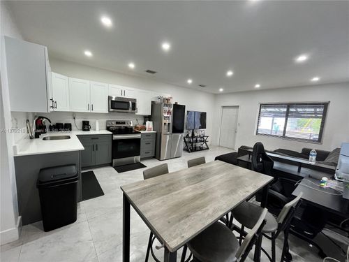 1102 103rd St, Miami, FL, 33150-1038 | Card Image
