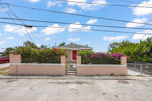 816 20th St, West Palm Beach, FL, 33407-5716 | Card Image
