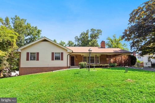 8803 Tuckerman Ln, POTOMAC, MD, 20854-3165 | Card Image