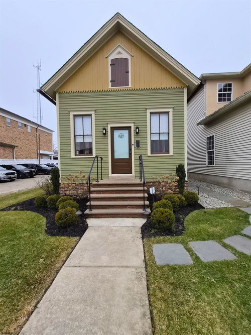 220 Vine St Street, Hammonton, NJ, 08037 | Card Image