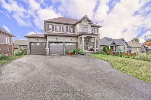 26 Oakmont Ave, Oro Medonte, ON, L0L2L0 | Card Image