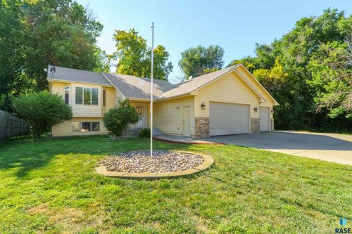 1920 E Tracy Ln Lane, Sioux Falls, SD, 57103 | Card Image
