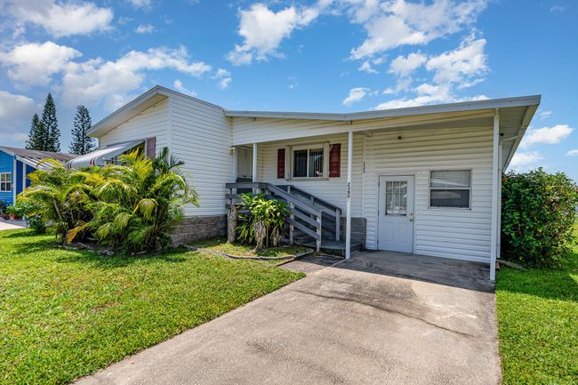 2390 Coconut Palm Drive Ne, House other with 2 bedrooms, 2 bathrooms and null parking in Palm Bay FL | Image 3