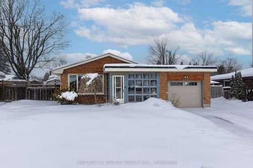 794 Foxe St, Peterborough, ON, K9H6Y7 | Card Image