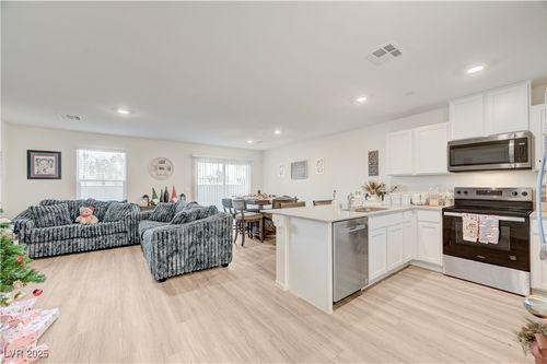 2570 Petunia Garden Ave, North Las Vegas, NV, 89081-5684 | Card Image