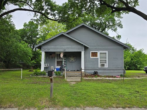 811 Mill St, Gainesville, TX, 76240-3142 | Card Image