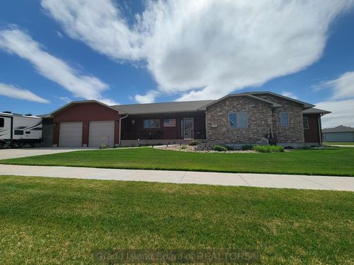 4065 Sandalwood Dr, Grand Island, NE, 68803 | Card Image