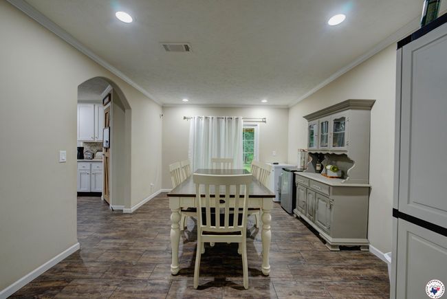 807 E 11 Th St, House other with 4 bedrooms, 2 bathrooms and null parking in Hooks TX | Image 5