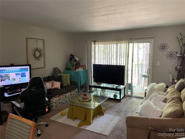 Living Room | Image 7